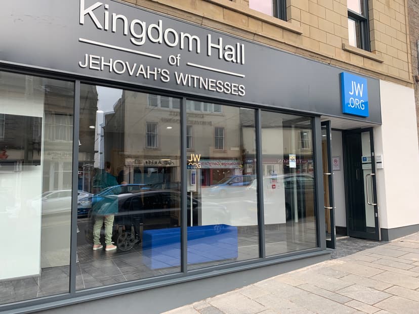 Jehovah Witnesses allow their own blood use in medical care after 75 years