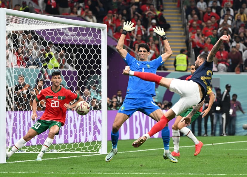 Morocco beat Netherlands on penalties as Yassine Bounou sends Atlas Lions into World Cup last 16