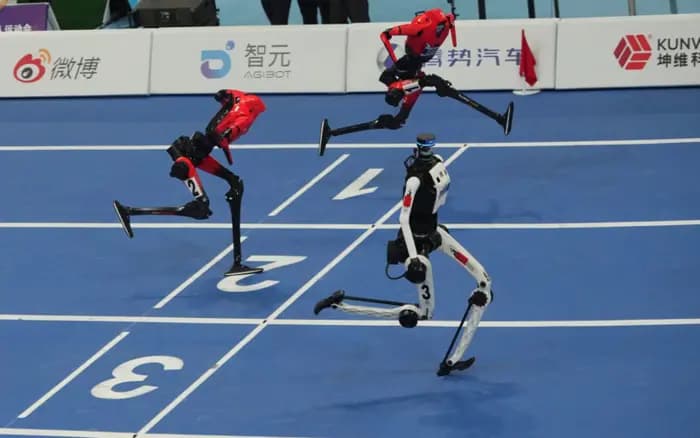 Chinese humanoid robot breaks 100m record
